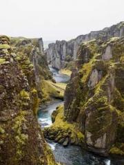 lt;lt;lt;The Peerles